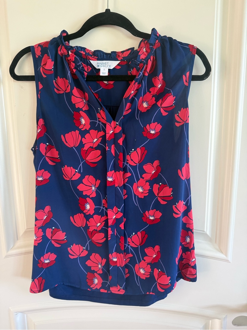 Market & Spruce Navy Sleeveless Floral Camisole with Pink Flowers